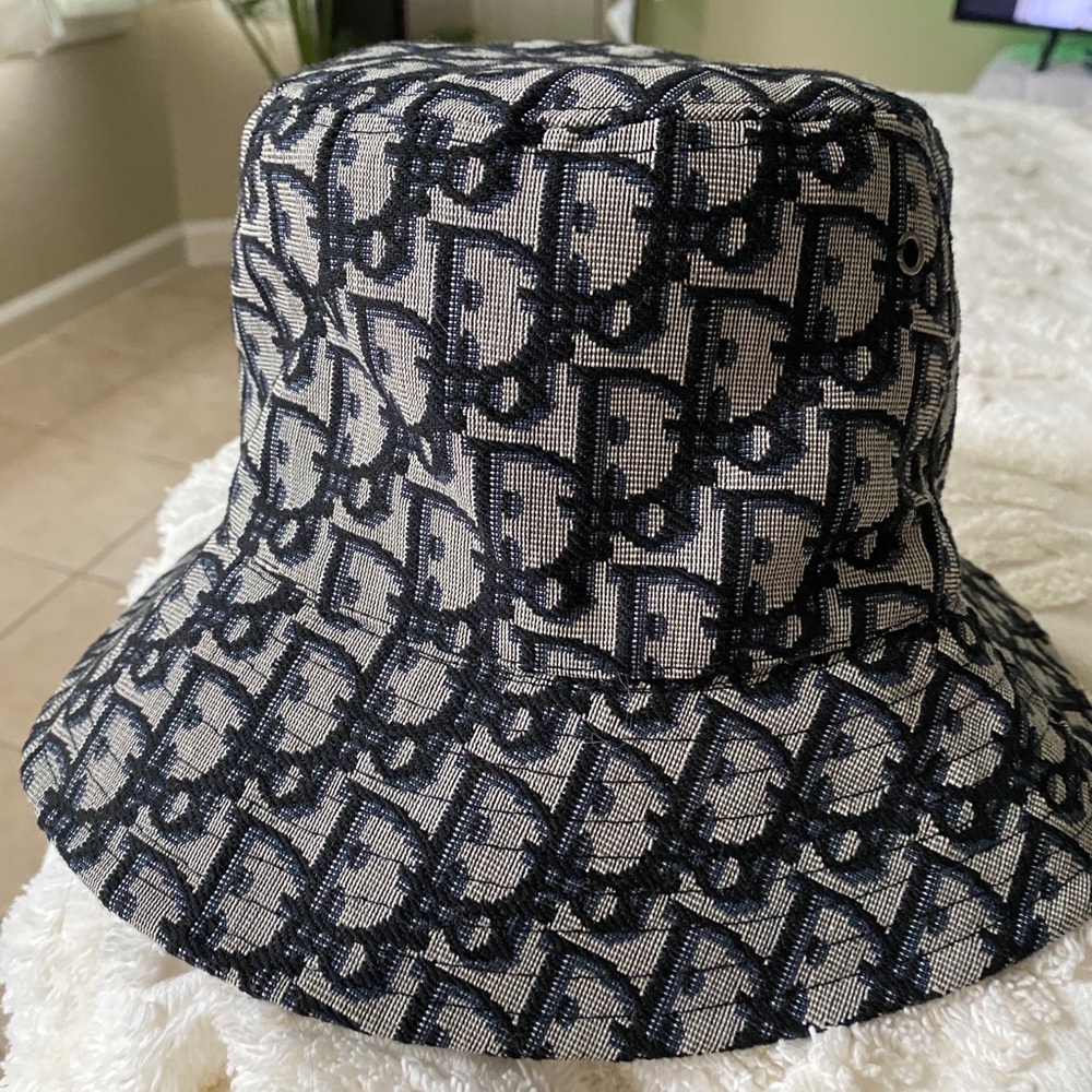 Dior bucket hat